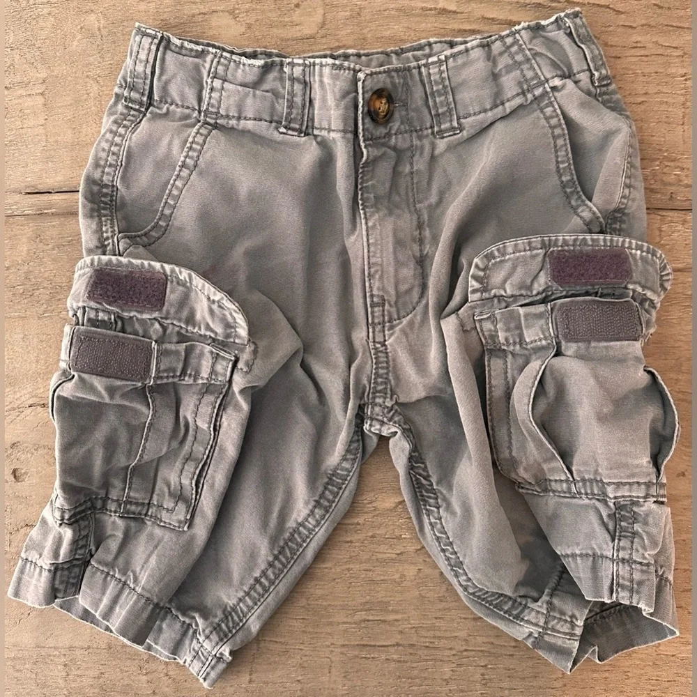 KIDS CARTERS DISTRESSED GRAY COTTON CARGO SHORTS - SIZE 5